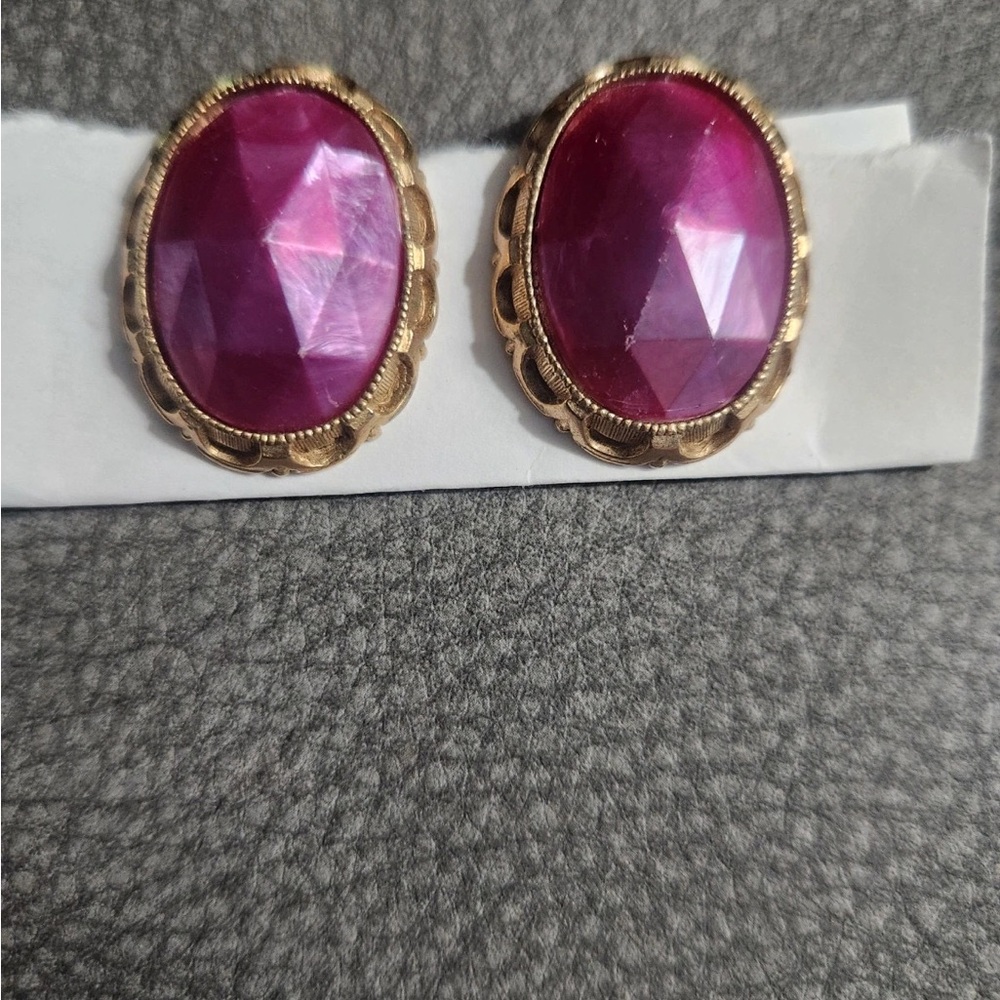 Elegant Gold and Pink Oval Earrings